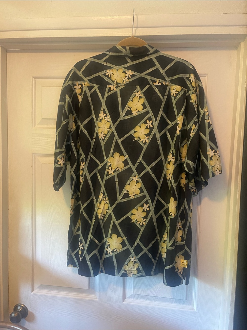 Tommy Bahama Black Short-Sleeve Floral Button-Down Shirt